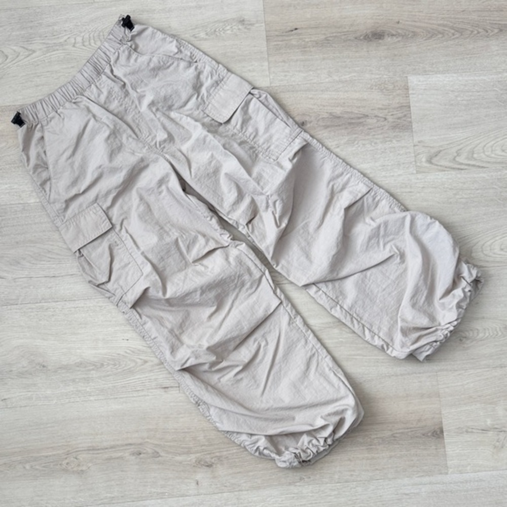 H&M parachute pants🤎